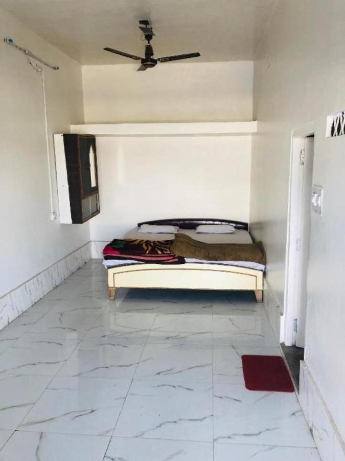 Shivam Hotel, Pāli Екстериор снимка