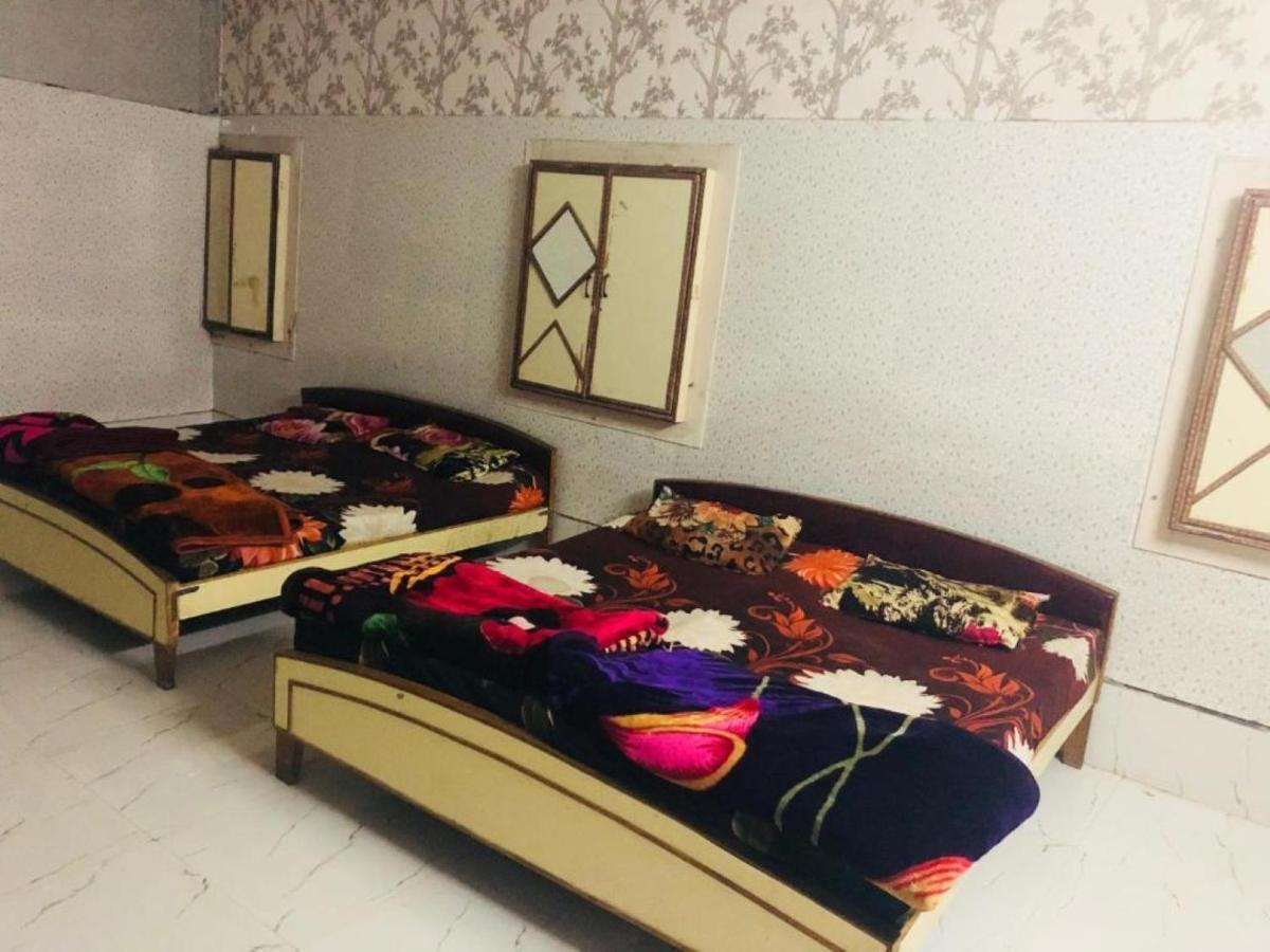 Shivam Hotel, Pāli Екстериор снимка