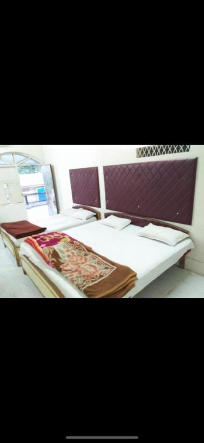 Shivam Hotel, Pāli Екстериор снимка