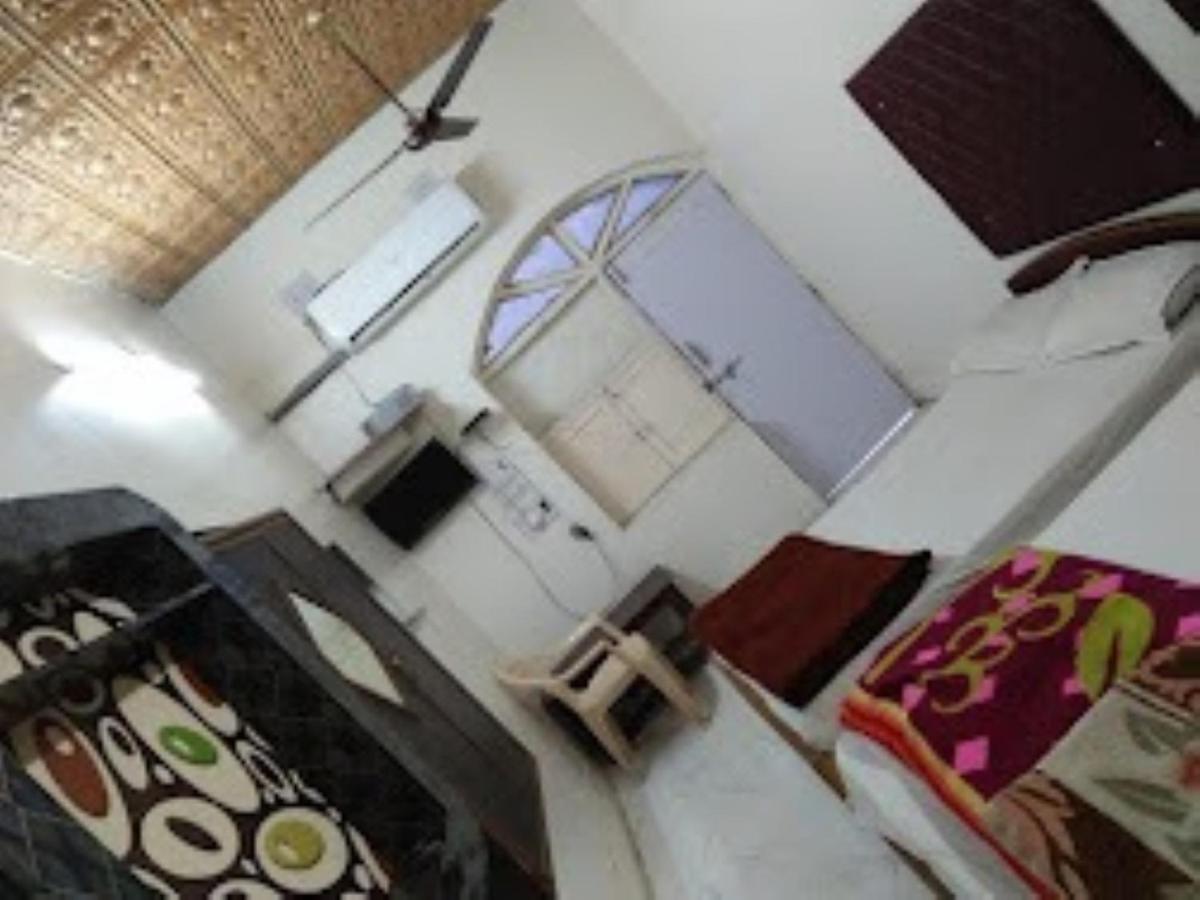 Shivam Hotel, Pāli Екстериор снимка